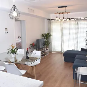 spectacular-apartment-8-pax-4-rooms-free-parking.1costadelsol.com/